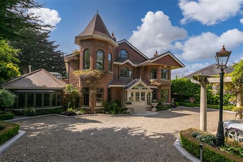 Not a blade of grass out of place in opulent Foxrock home on Brighton ...