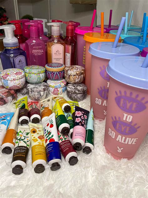 Goodie bag ideas for women | Birthday party gift bag ideas, Birthday ...