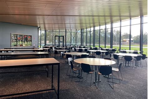 Max Amber Sportsfield 的图像结果