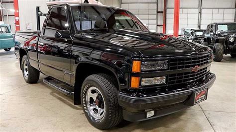 1990 Chevy 1500 454 SS Represents 90s Performance Truck Culture | Motorious