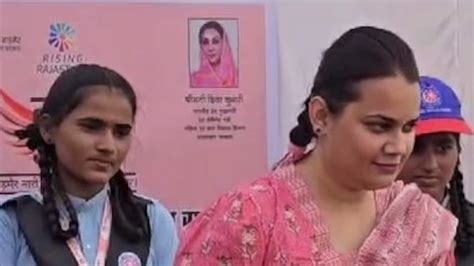 Tina Dabi: 'बड़े होकर क्या बनना चाहती हो?' बच्ची का जवाब सुनकर IAS टीना ...