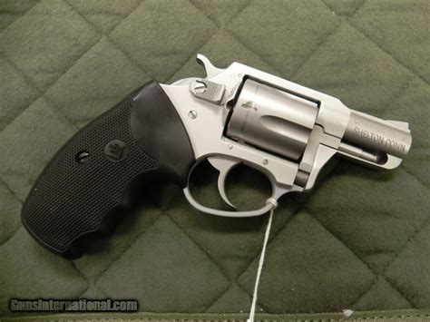 Left Hand Revolver 的图像结果