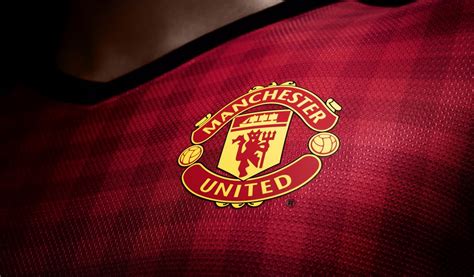 Download wallpaper 1024x600 manchester united, logo, new set, 2012 ...