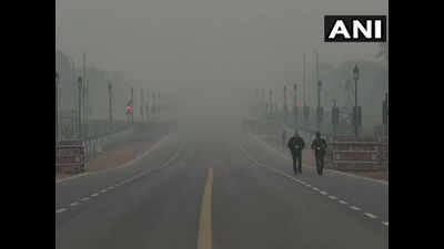 Delhi Weather: Cold wave grips Delhi, mercury dips to 3.2 degree ...