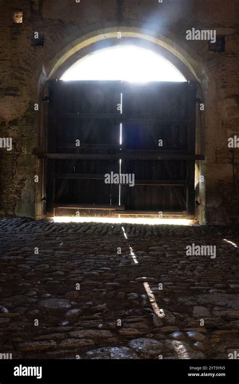 Tithe Barn 的图像结果