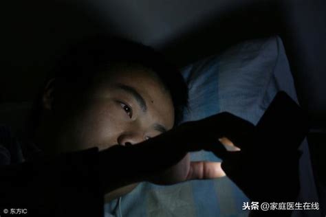 深圳优眠高海军主任：睡前玩手机可影响睡眠？这样做能降低睡前玩手机危害！ - 哔哩哔哩