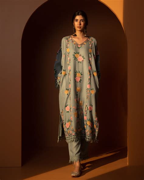 Shop Premium Kashmiri Pashmina Suits for Women Online | Koshur India