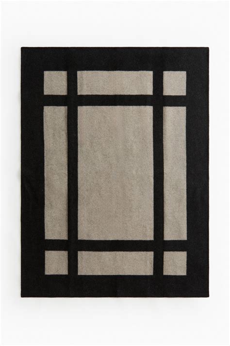 Black/Beige Wool-blend blanket at H&M Home | H&M IN