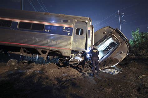 Photos: Amtrak train derailment in Philadelphia - WTOP News