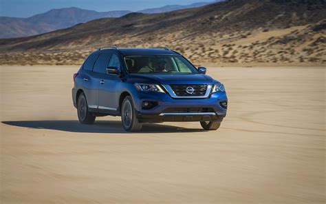 2018 Nissan Pathfinder Image. Photo 3 of 7