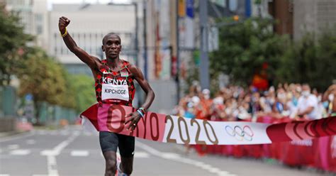 Kenya's Eliud Kipchoge delivers masterclass to retain Olympic marathon ...