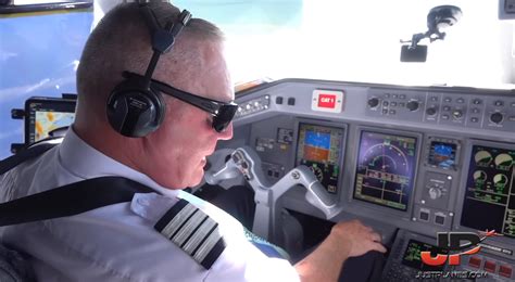 Image result for Embraer 175 Cockpit