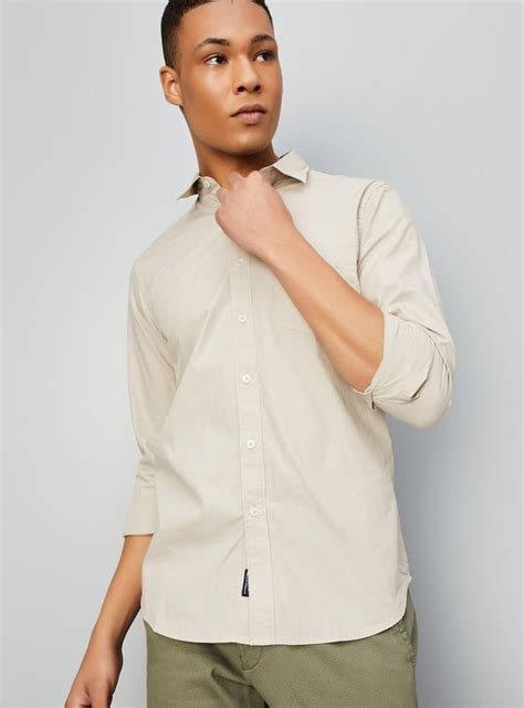 Buy Men Solid Slim Fit Smart Casual Shirt Online at just Rs. 899.0 ...