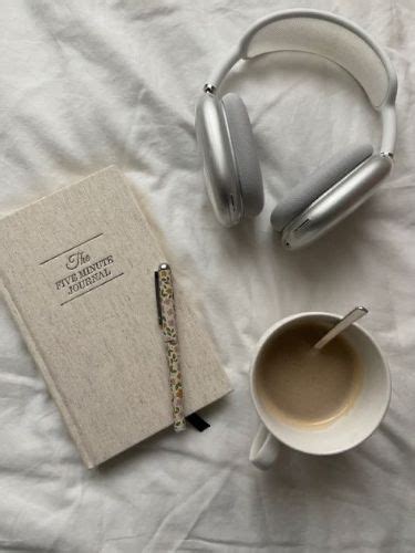 Mixed Reality - Stories Background Background Background Aesthetic