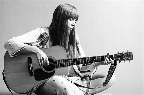 BOTH SIDES NOW (EN ESPAÑOL) - Joni Mitchell - LETRAS.COM