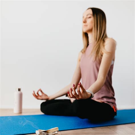 Oración poderosa con palo santo para limpiar tu hogar - San Sebastián