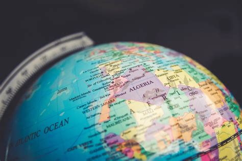 Maps vs Globes: What is the difference between a map and a globe