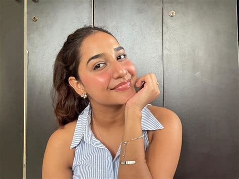 Rashi Shrivastava's Amazon Page