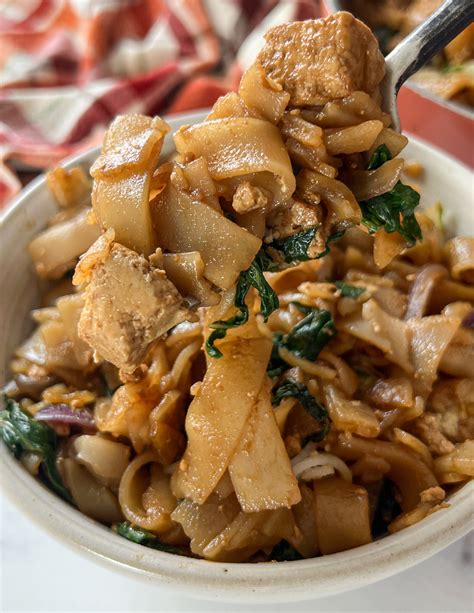 Ho Fun Noodles Recipe Stir Fried Beef With Flat Rice Noodles | Simple