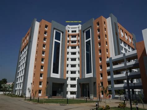 SAMRAS GOVT. HOSTEL BUILDING AT VADODARA FOR ROAD & BLDG. DEPT ...