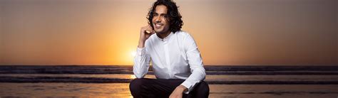 Reasons Why You Should Wear A Mandarin Collar Shirt – Kingdom of White