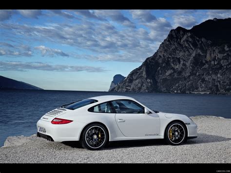 Porsche 911 Carrera GTS Coupe (2011) | Side