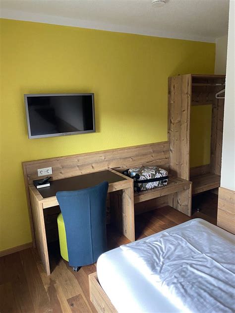 LANDGASTHOF ZAHN (Elchingen) - Inn Reviews, Photos, Rate Comparison ...