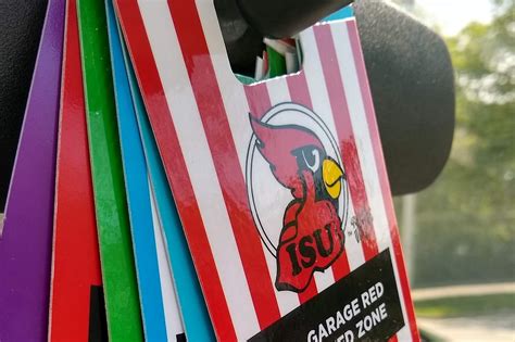 Parking permit sales announced for 2019–2020 - News - Illinois State
