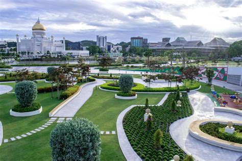 Explore the Hidden Gems of Brunei Darussalam 🇧🇳 - Rich History 🏰 ...