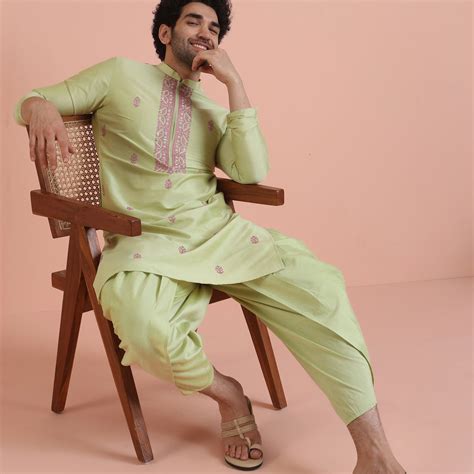 Men Green Embroidered Ethnic Motifs Kurta Dhoti Set – Kisah