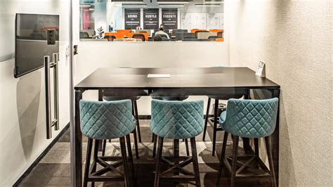 GoSpace 8512 - YesssWorks 271 Business Park - 6 Seater Meeting Room ...