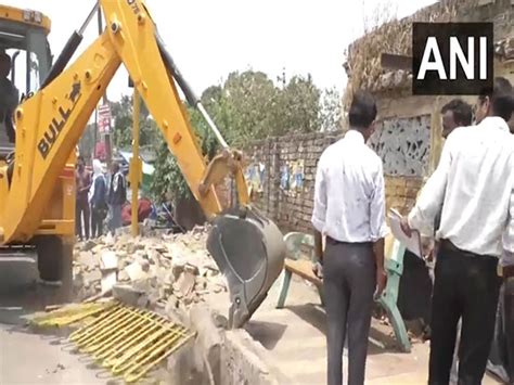 UP: Sambhal beautification drive underway, administration takes action ...