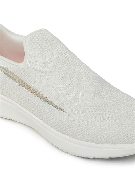 Buy Campus DRAFT Off-white Men's Walking Shoes Online | Campus Shoes