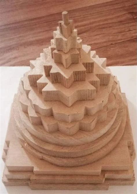 Wooden Pyramid reiki Box, Ashok Stambha - SSV Shriparni Wooden Pyramid ...