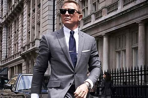 Daniel Craig back in action on 'Bond 25' sets