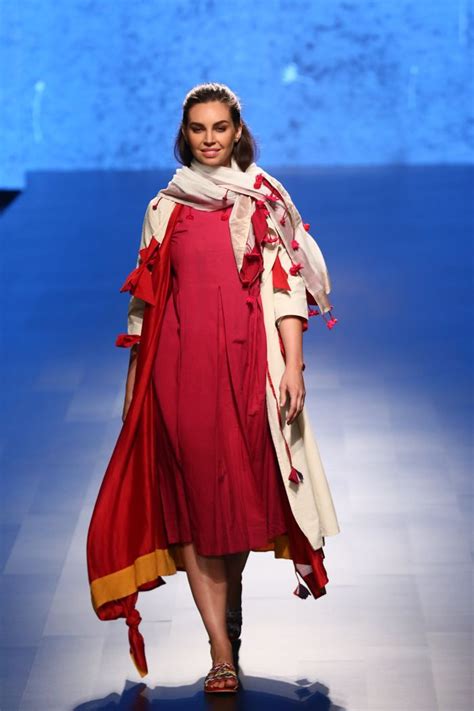 Ka-Sha by Karishma Shahani Khan at Lakmé Fashion Week Summer/Resort ...