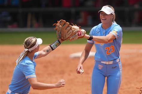 What to know about Tennessee softball, Karlyn Pickens vs UCLA in WCWS
