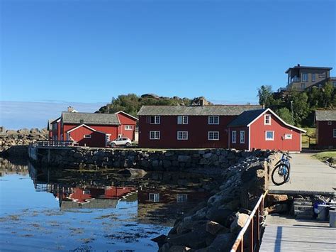STATSBUENE I KABELVÅG (Kabelvag) - Cottage Reviews, Photos, Rate ...