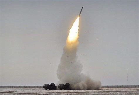 彻底被逼急了，伊朗亮出底牌：2万枚导弹瞄准美国航母_制裁