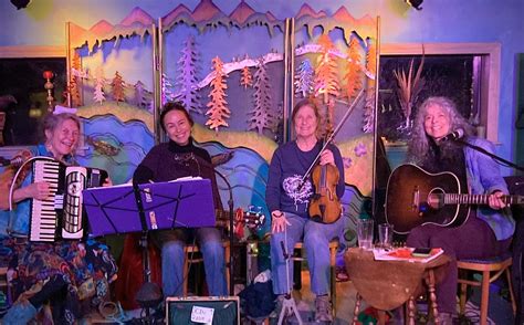 Heifer Belles at Wild Eye Pub, Wild Eye Pub, Grass Valley, 21 June 2024 ...