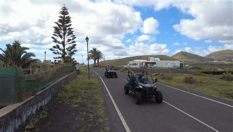 Tour en buggy y senderismo por el Parque Natural de Los Volcanes ...