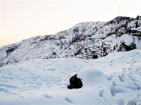 Snowfall in Shopian - Stunning pics: Winter arrives early in Kashmir ...