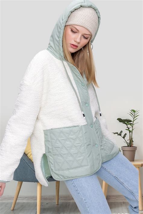 Beyaz Mint Ön Çıtçıt Kare Cep Kapşonlu Peluş Mont | Butik Buruç