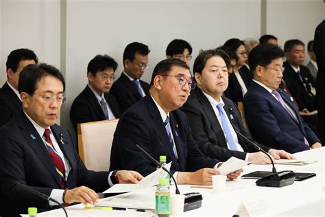 政治 的图像结果