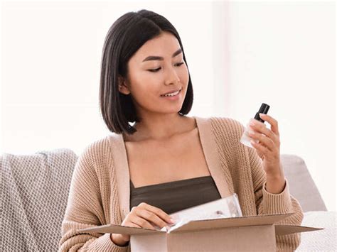 4 Ways To Find The Right Shade Of Foundation When Shopping Online ...