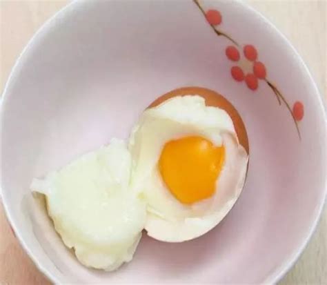 怎样煮鸡蛋才好剥壳?当然是有技巧的，简单又快速_关火