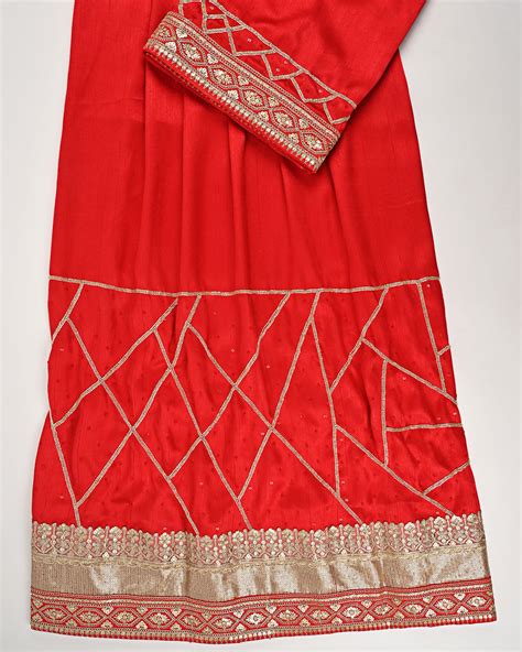 Apple Red Rida With Golden Lacing & Smart Golden Pattern – AL-Vard ...