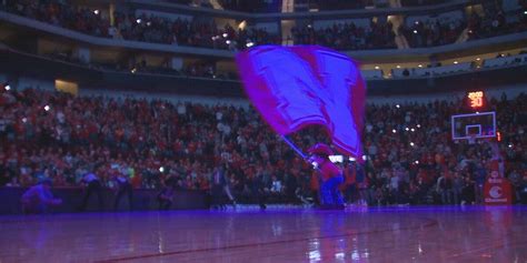 Huskers fall to Illinois, 76-50