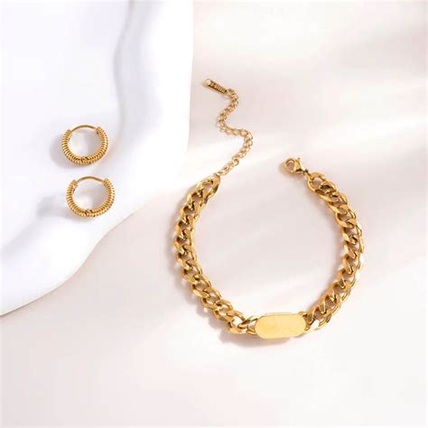 Small Bar Bracelet & Classic Textured Hoops Combo Set – PALMONAS