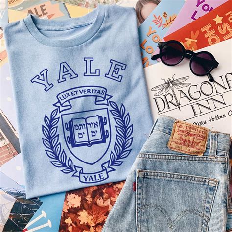Yale University T-Shirt - Nowstalgia